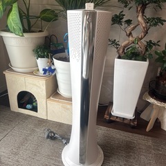 DeLonghi 空気清浄機付きスリムファン CFX85WC ホワイトの画像