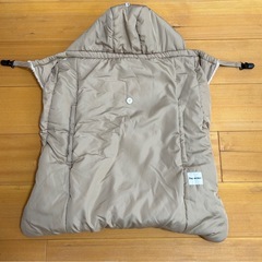 防寒ケープ(Colulu) ベビーカー・抱っこ紐対応👶🏻  【美品】【値下げ交渉可】の画像