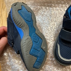 スニーカー　キッズ 
16-16.5の画像