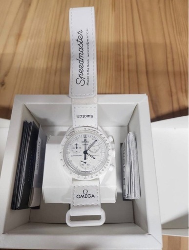 OMEGA x Swatch スヌーピコラボ　シリコンベルト付き！