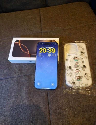 iPhone 16 Pro 512GB デザートチタニウム しんちゃん　ケース