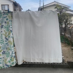 カーテンの画像