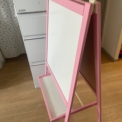 差し上げます♡IKEA    お絵描き　イーゼル　黒板　ホワイトボードの画像