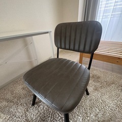 【ニトリ】白デスク&チェアーの画像