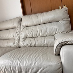 アイボリーソファー
の画像