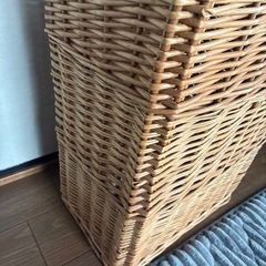 ラタン　カゴ　ランドリーボックス　　の画像