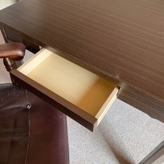 炬燵付き机と椅子のセットの画像