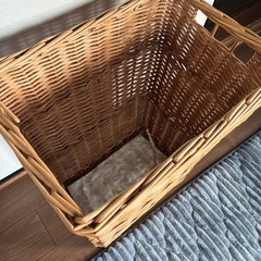 ラタン　カゴ　ランドリーボックス　　の画像