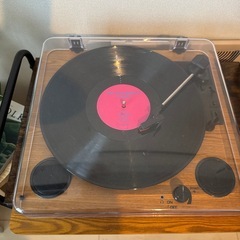 レコードプレイヤー＋ラックの画像