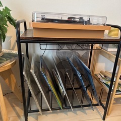 レコードプレイヤー＋ラックの画像