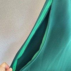 【中古】濃緑色 シルクロングワンピース Lサイズ 七分袖 背中に油汚れありの画像