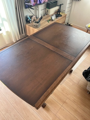ドイツ製
テーブル　昇降　拡張可能