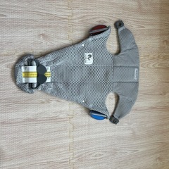 ベビービョルン ベビーキャリアミニ　エアーメッシュ グレーの画像