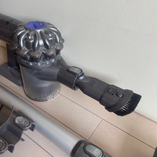 ダイソン　コードレス　掃除機　V6