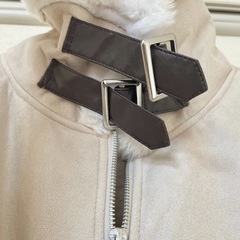 ムートン風ベージュジャケットの画像