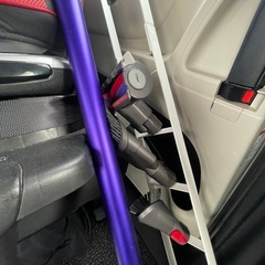 【バッテリー交換要】ダイソン掃除機 v8. fluffyの画像