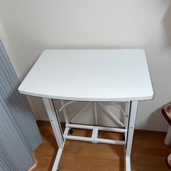 スタンディングデスクの画像