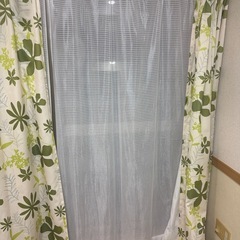 カーテンの画像