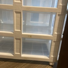 【取引中】収納ケース(引き出し6個.キャスター付き)の画像