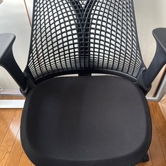 ハーマンミラー セイルチェア ブラックベースの画像