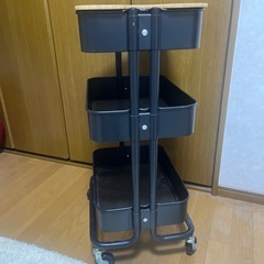イケヤ 3段ラック　3段ワゴン　フタ付き　ブラックの画像
