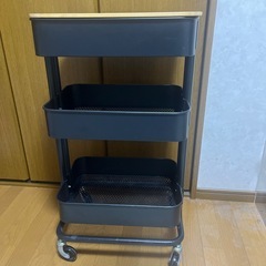 イケヤ 3段ラック　3段ワゴン　フタ付き　ブラックの画像