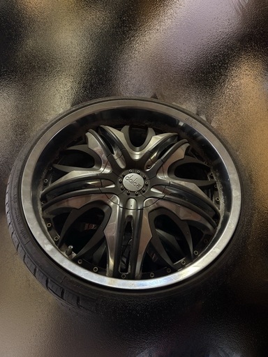 タイヤホイール255/30 R22 
4本