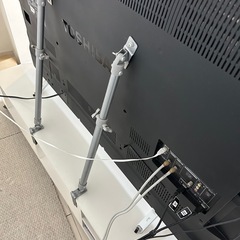 東芝TOSHIBA REGZA 58Z810X [58インチ] タイムシフト  テレビスタンドとテレビ台付き の画像