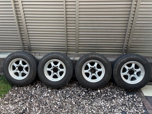 ハイエース等に　ヨコハマブルーアース　2020年製　195/80R15 ホイールは割とキレイ　インセット27 4本　サマータイヤ　値下げ！