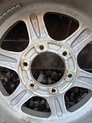ハイエース等に　ヨコハマブルーアース　2020年製　195/80R15 ホイールは割とキレイ　インセット27 4本　サマータイヤ　値下げ！