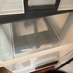 3段 引き出し式衣類収納ケース 透明・黒の画像