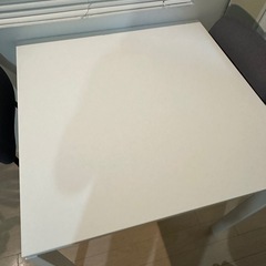 IKEA  ダイニングテーブル(ホワイト)の画像