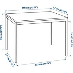 ダイニングテーブルと椅子の画像