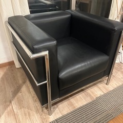 ル・コルビジェ LC2 1人掛けソファの画像