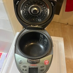 炊飯器3合炊き 多機能の画像