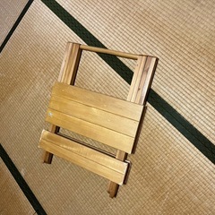 折りたたみテーブルの画像