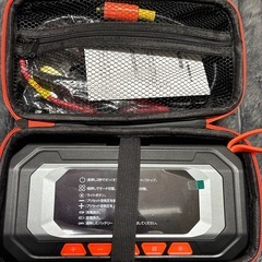 【購入者決定しました★】ジャンプスターター & 電動空気入れ 【プロ監修・8000Aピーク電流・ 150PSI急速充気】12V 車対応 エンジンスターター【ドイツ レッド•ドット賞受賞ブランド】 全てガソリン /12L ディーゼル 軽量小型 日本企業 日本ブランド プリセット自動停止 モバイルバッテリー機能付き 日本語説明書付き LED ライト 緊急対応 PSE 認証済 (ブラック)の画像