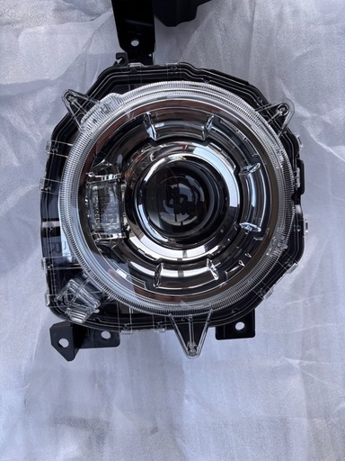 ジムニーシエラ JB74W 純正 LED ヘッドライト左右　新車外し　欠けあり