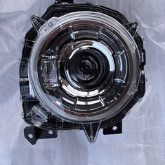 ジムニーシエラ JB74W 純正 LED ヘッドライト左右　新車外し　欠けありの画像
