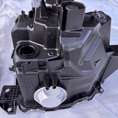 ジムニーシエラ JB74W 純正 LED ヘッドライト左右　新車外し　欠けありの画像