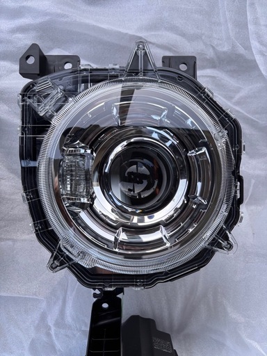 ジムニーシエラ JB74W 純正 LED ヘッドライト左右　新車外し　欠けあり