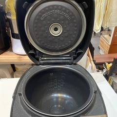 【タイガー 炊飯器】【5.5合炊き】2019年製★クリーニング済み/6ヶ月保証付き【管理番号0315】野の画像