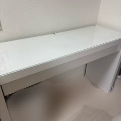 IKEA テーブル　ドレッサー　　の画像