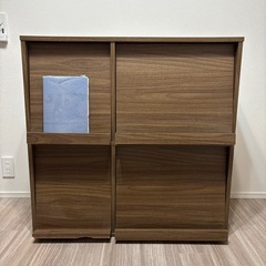 収納棚　扉付き　本棚の画像