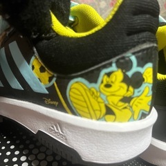 アディダスミッキーマウススニーカー18センチ新品タグ付きの画像