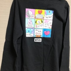 BT21黒長袖Tの画像