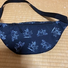 プーマ　黒　ウエストポーチの画像