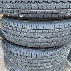 タイヤ4本の画像