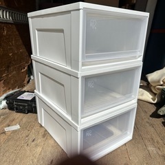 プラスチック収納ケースの画像