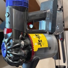 ダイソン コードレスクリーナー（スタンド・付属品多数！）の画像